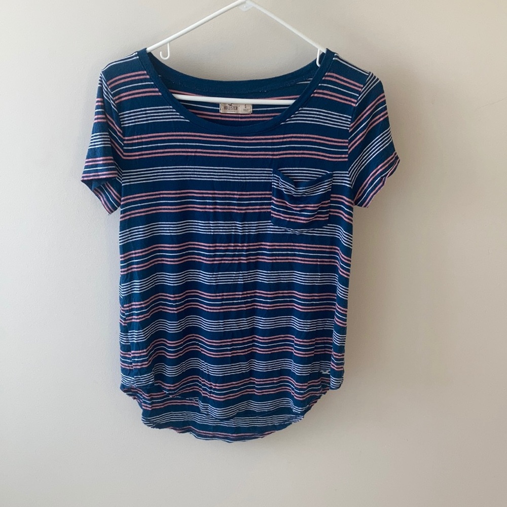 Hollister Blue Striped Tee Shirt Women’s Small – Soft Knit Crew Neck Pocket Top